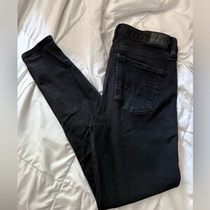 American Eagle Outfitters Super High-Rise Jeggings in Black